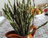 Foto del passaggio 1 della ricetta Frittata di asparagi selvatici!!🌿🥚🌮