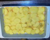 Rakott burgonya Crème Fraîche-sel recept fázis 3 fotója