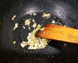 A picture of step 3 of Gravy chowmein.