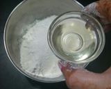 A picture of step 2 of Potato Curl Rolls.