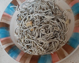 Foto del paso 2 de la receta: Tosta pimientos del piquillo con gulas, panceta y caviar