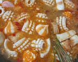 Foto langkah ke 3 dari resep Tom Yam Seafood Praktis.