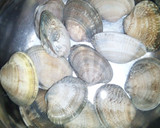 Foto del paso 1 de la receta: Almejas de Carril en Salsa Verde