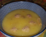 Foto del paso 8 de la receta: Caldo con pelotas típicas ricas de la brigada espartana