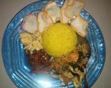 Foto langkah ke 7 dari resep Nasi kuning keluarga.