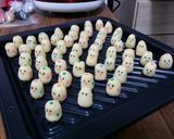 A picture of step 5 of Happy Cluck Cluck Cookies.