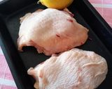 Foto del paso 1 de la receta: Muslos de pollo al horno con salsa de frutilla