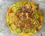 Foto del paso 4 de la receta: Frittata de calabacín y queso o pastel de calabacín relleno