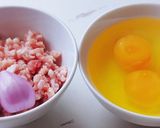 Hình bước làm 1 của món TRỨNG đúc thịt