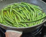 Foto langkah ke 2 dari resep 74. Tumis kacang panjang dan hati ayam.