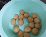 बेडमी पूरी और आलू की सब्जी (Bedmi puri aur aloo ki sabzi recipe in Hindi) रेसिपी चरण 5 फोटो