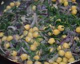 Foto del paso 5 de la receta: Ensalada tibia de Garbanzos, espinaca y nueces