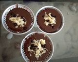Foto langkah ke 3 dari resep Chocolate muffin with cheese and chocolate chips.