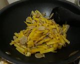 Foto langkah ke 2 dari resep Spanish Omelette.
