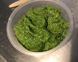 Une image de l'étape 8 de Pesto de fanes de radis à l ail fumé et trois fromages (recette anti gaspi).