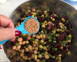 Foto del paso 3 de la receta: Ensalada colorida de legumbres y choclo
