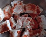 Gambar langkah 1 resipi Ubi Kayu Goreng Bawang Putih & Kari.