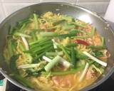 Seafood Noodle Soup / White Hokkien Mee recipe step 3 photo