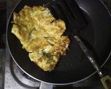 Foto langkah ke 3 dari resep Telur dadar sayuran.