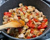 Une image de l'étape 13 de Sauté de porc aux champignons, carottes et tomates.