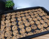 Foto langkah ke 5 dari resep Cookies Chocochip Mini ala Ummi Alfa.