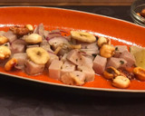 Foto del paso 5 de la receta: Ceviche de emperador con choclos y chips de plátano 🍌