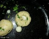 A picture of step 2 of Potato Cheese Bomb.