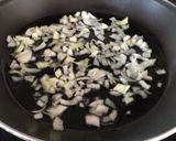 Foto del paso 1 de la receta: Risotto de champiñones