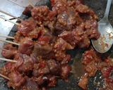 Foto langkah ke 3 dari resep Sate kambing bumbu merah.