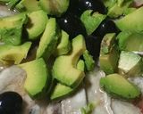 Foto del paso 2 de la receta: Ensalada de aguacates con boquerones