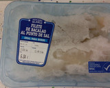 Foto del paso 1 de la receta: Bacalao al ajillo con salsa de tomate y pinchitos de tomate