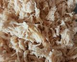 Foto del paso 1 de la receta: Pollo deshebrado con espinacas a la crema