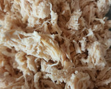 Foto del paso 1 de la receta: Pollo deshebrado con espinacas a la crema
