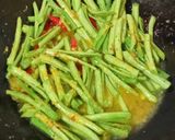 Foto langkah ke 3 dari resep Tumis buncis bumbu kuning.