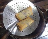 Foto langkah ke 6 dari resep Lumpia Keju Ubi Ungu.