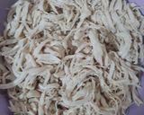 Hình bước làm 2 của món Khô gà xé sợi