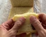 Foto langkah ke 5 dari resep Roti Tawar Kismis dan Keju.