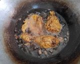 Foto langkah ke 7 dari resep Ayam ungkep bumbu kuning.