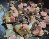 Foto del paso 4 de la receta: Arepa rellena de carne🫓, queso🥩 y ensalada🥯🧀