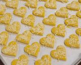 Foto langkah ke 6 dari resep 496. Parmesan Love Cookies.