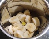 A picture of step 2 of Banana Smoothie.