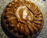 Foto del paso 7 de la receta: Brownie con dulce de leche, crema y frutillas