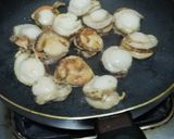 A picture of step 2 of Pan Seared Scallops.