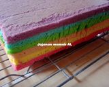 Foto langkah ke 5 dari resep Rainbow Roll Cake.