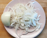 Foto del paso 1 de la receta: Hígado de ternera encebollado con Puré de patata