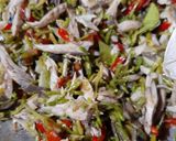 Foto langkah ke 3 dari resep Tumis daun pepaya pindah tongkol.