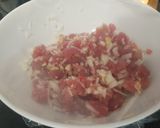 Foto del paso 3 de la receta: Tartar de atún sobre base de guacamole
