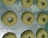 Foto langkah ke 6 dari resep Donat Jadul (Taburan Gula Halus).