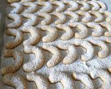 Vaníliás kiflik recept fázis 3 fotója