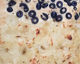 Foto del paso 2 de la receta: Focaccia deliciosa de aceitunas negras y cebolla